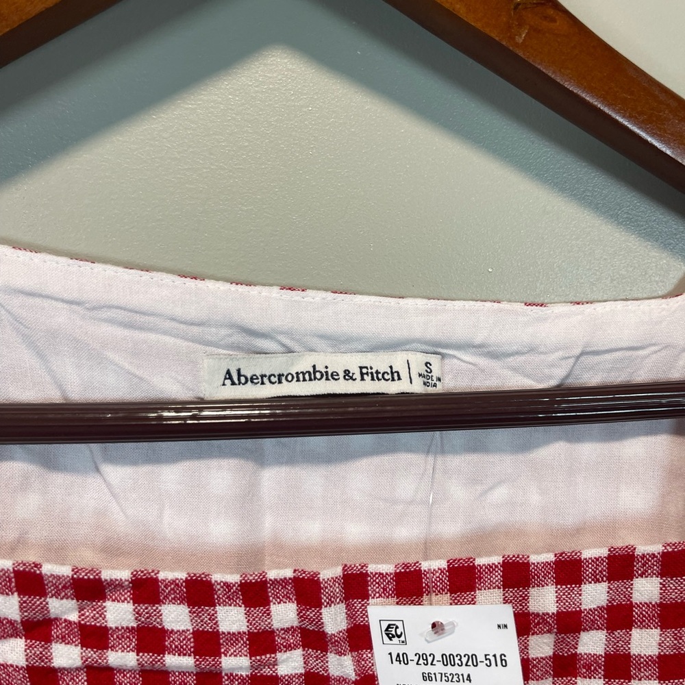 Abercrombie & Fitch Women’s Small Red and White Gingham Side Tie Top Apron - Picture 5 of 8